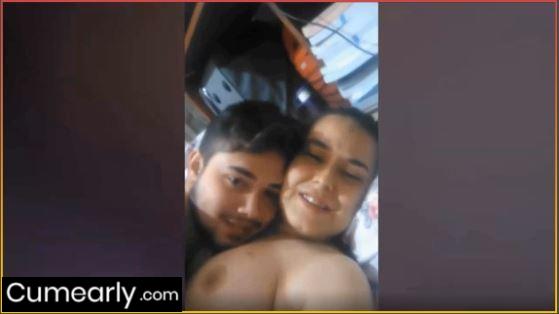 Kardeşinin yarrağını abla şevkatiyle yaladı