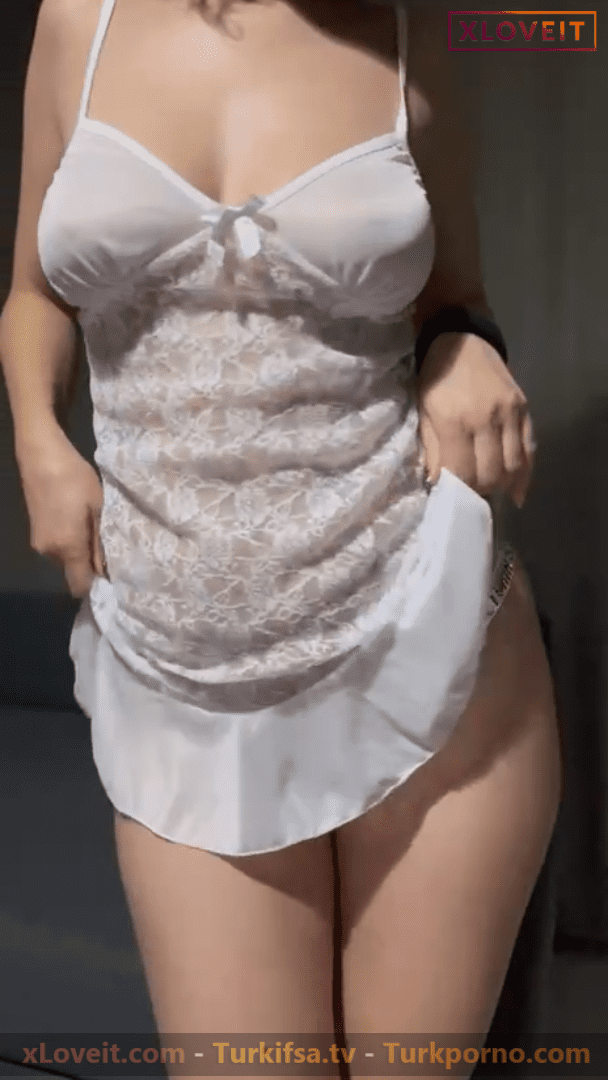 Tadelle Melis ifşa Soyunup amcığına dildo soktu